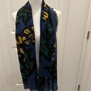 Burberry scarf / shawl